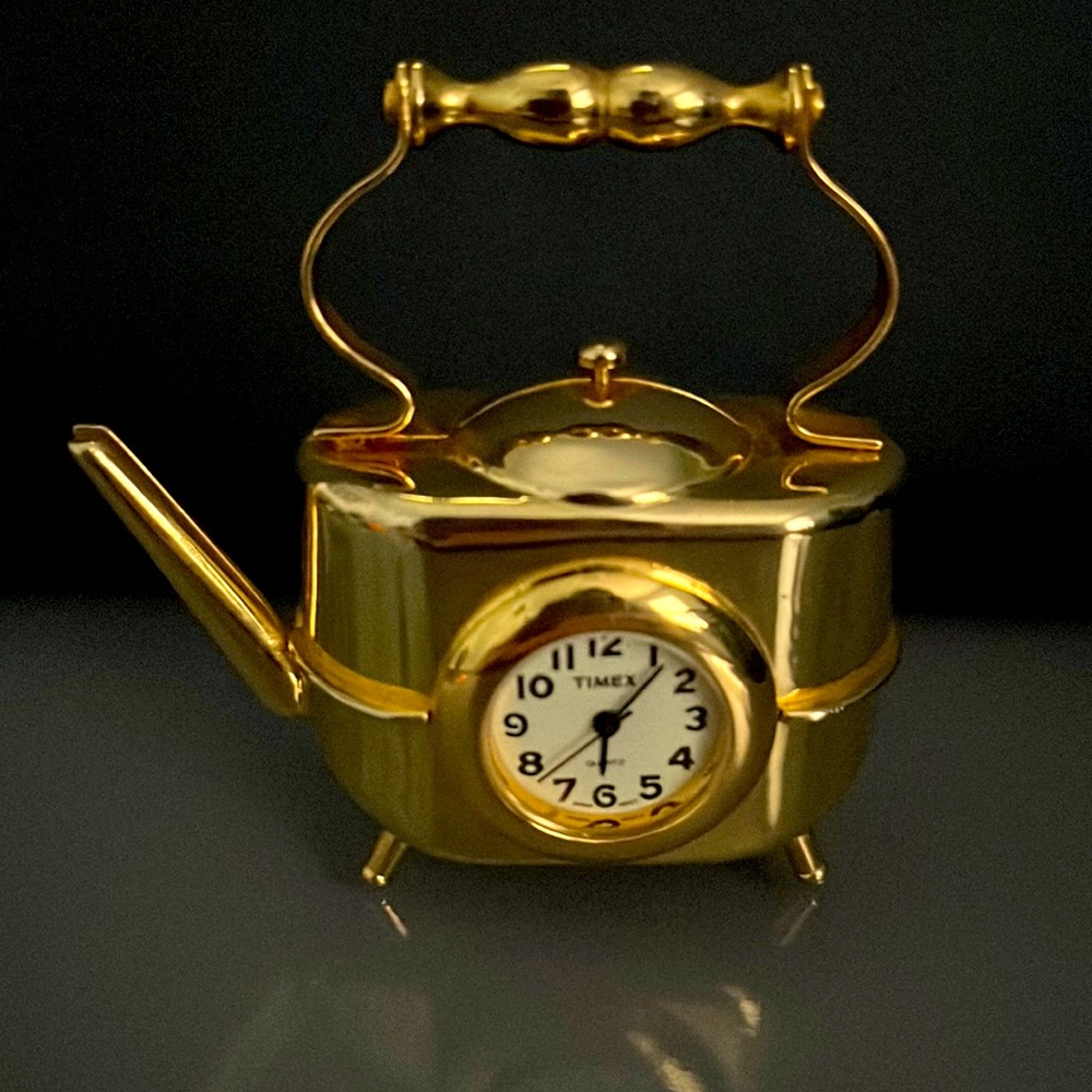 Timex Collectible Mini-Clock TEA POT - TMX 149